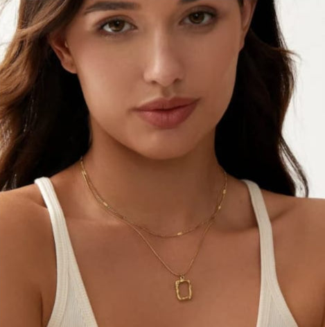 Double_Layered_Hollow_Pendant_Necklace_18K_Gold_Plated