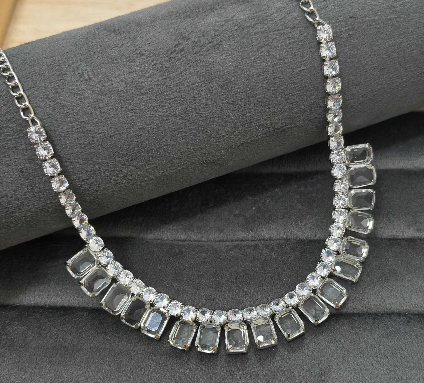 Elegant Clear Glass Stone Necklace Set Rhodium Plated