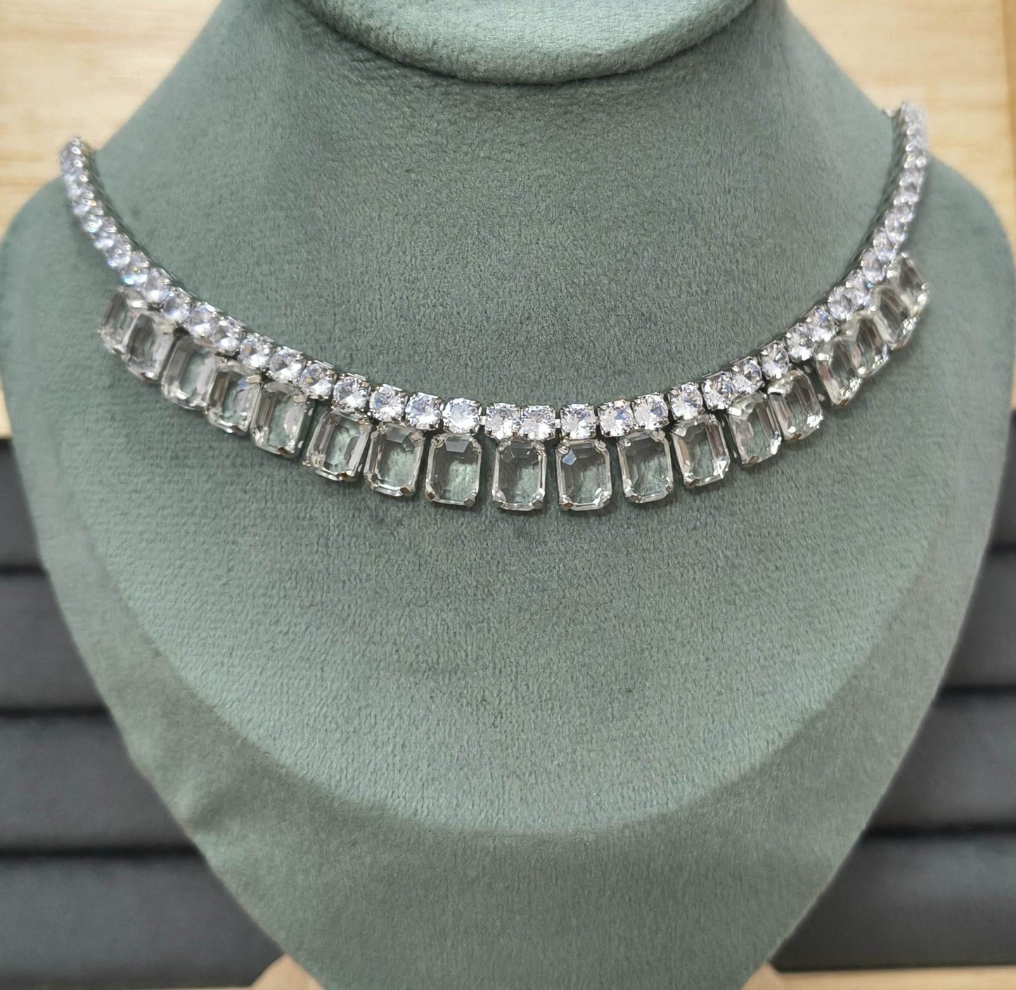 Elegant Clear Glass Stone Necklace Set Rhodium Plated