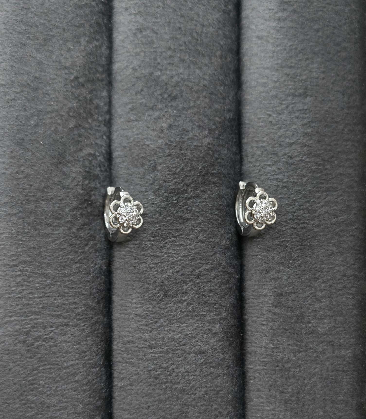 Fancy Hoop / Bali Tiny Diamond Flower Silver Earrings