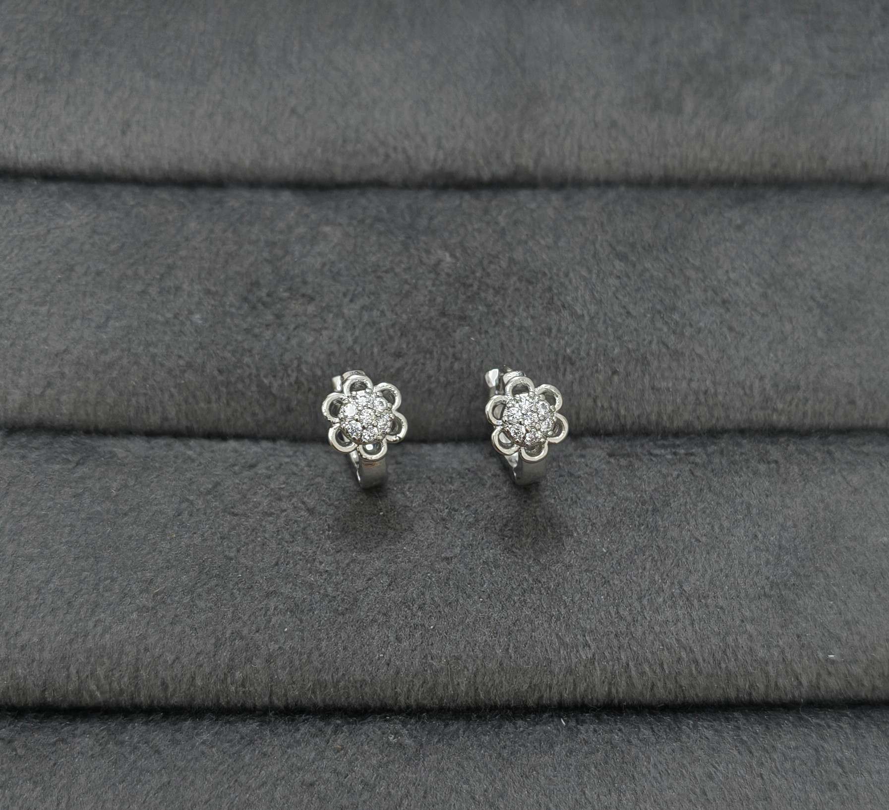 Fancy Hoop / Bali Tiny Diamond Flower Silver Earrings