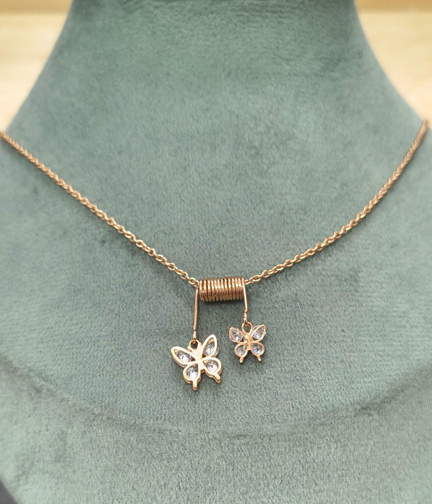 Fancy Necklace Round Pendant Chain Rosegold Plated