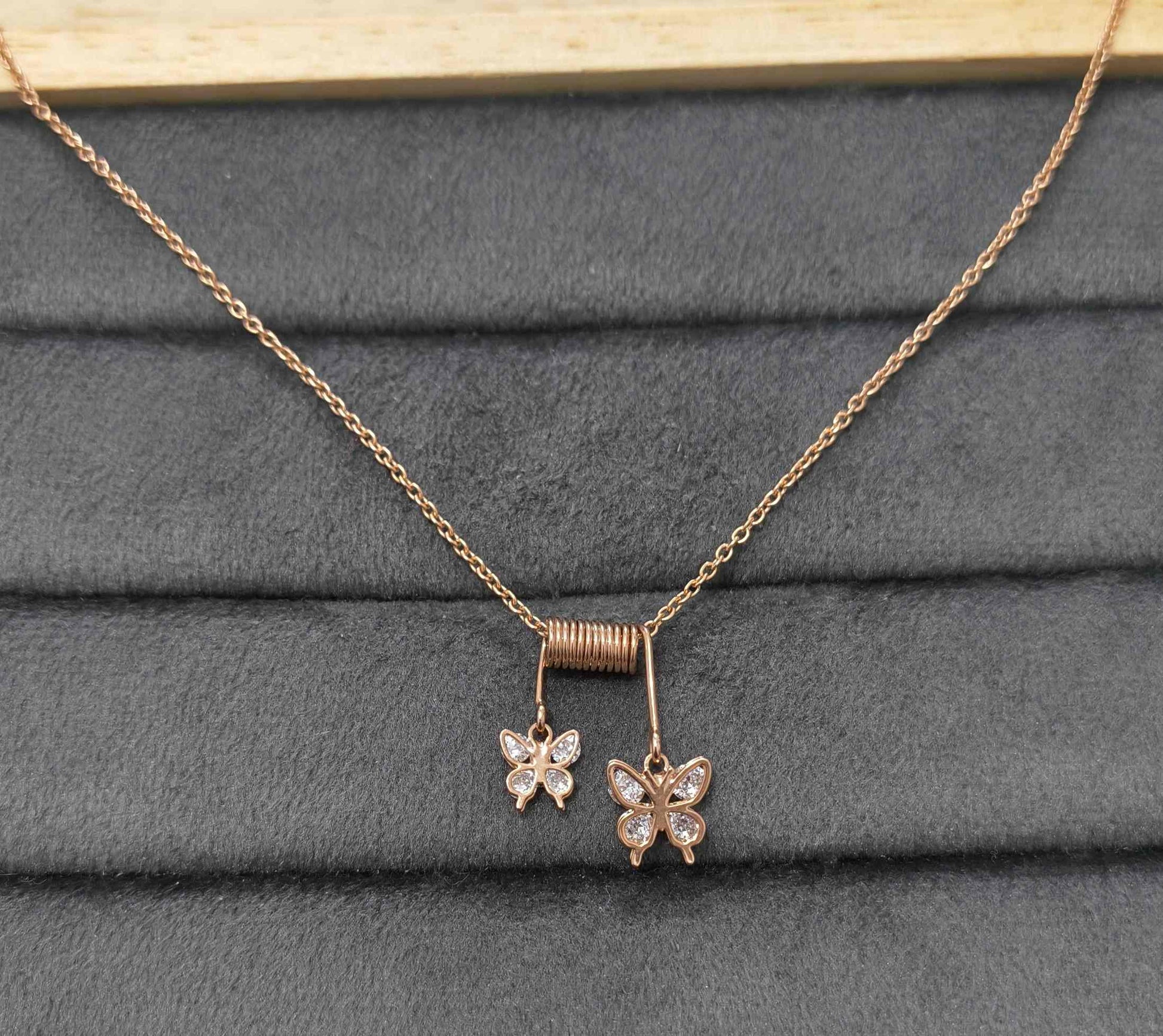 Fancy Necklace Round Pendant Chain Rosegold Plated