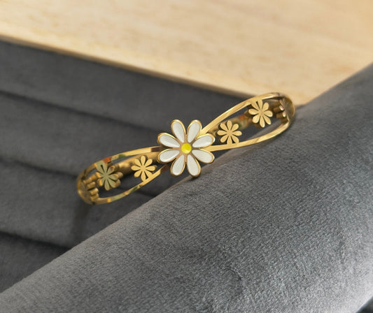 Flower Design Beach Vibe Bracelet 18K Gold Plated Bracelet