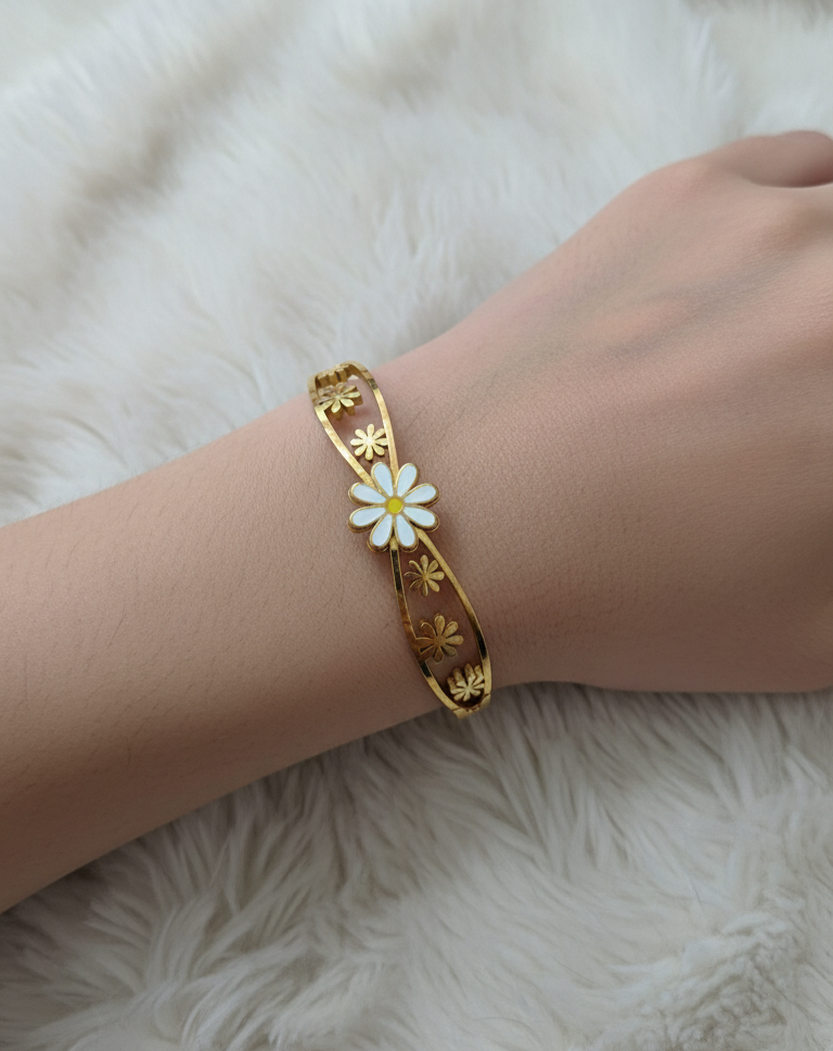 Flower Design Beach Vibe Bracelet 18K Gold Plated Bracelet