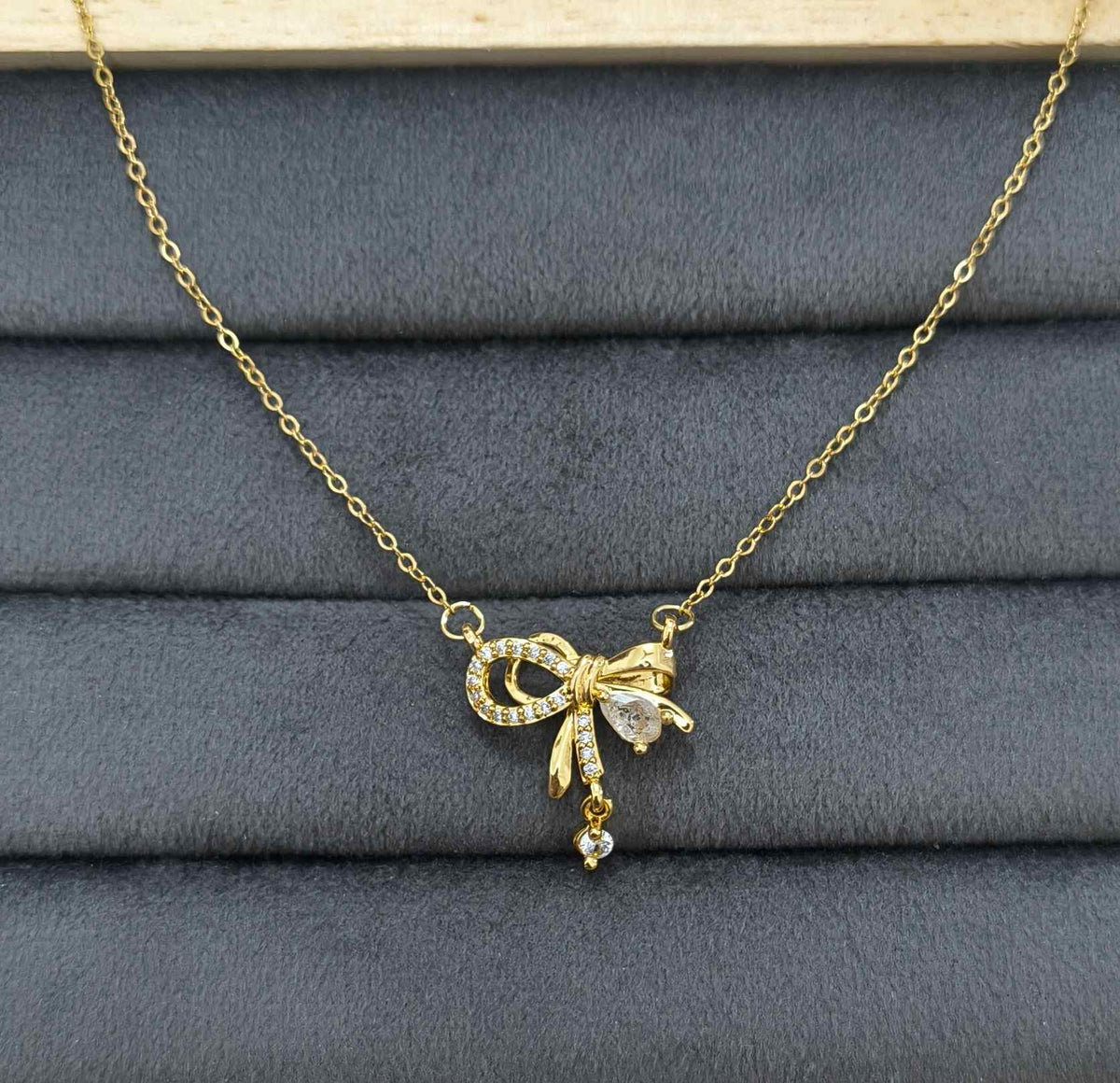 Anti Tarnish Diamonds Drops Necklace 18K Gold Plated