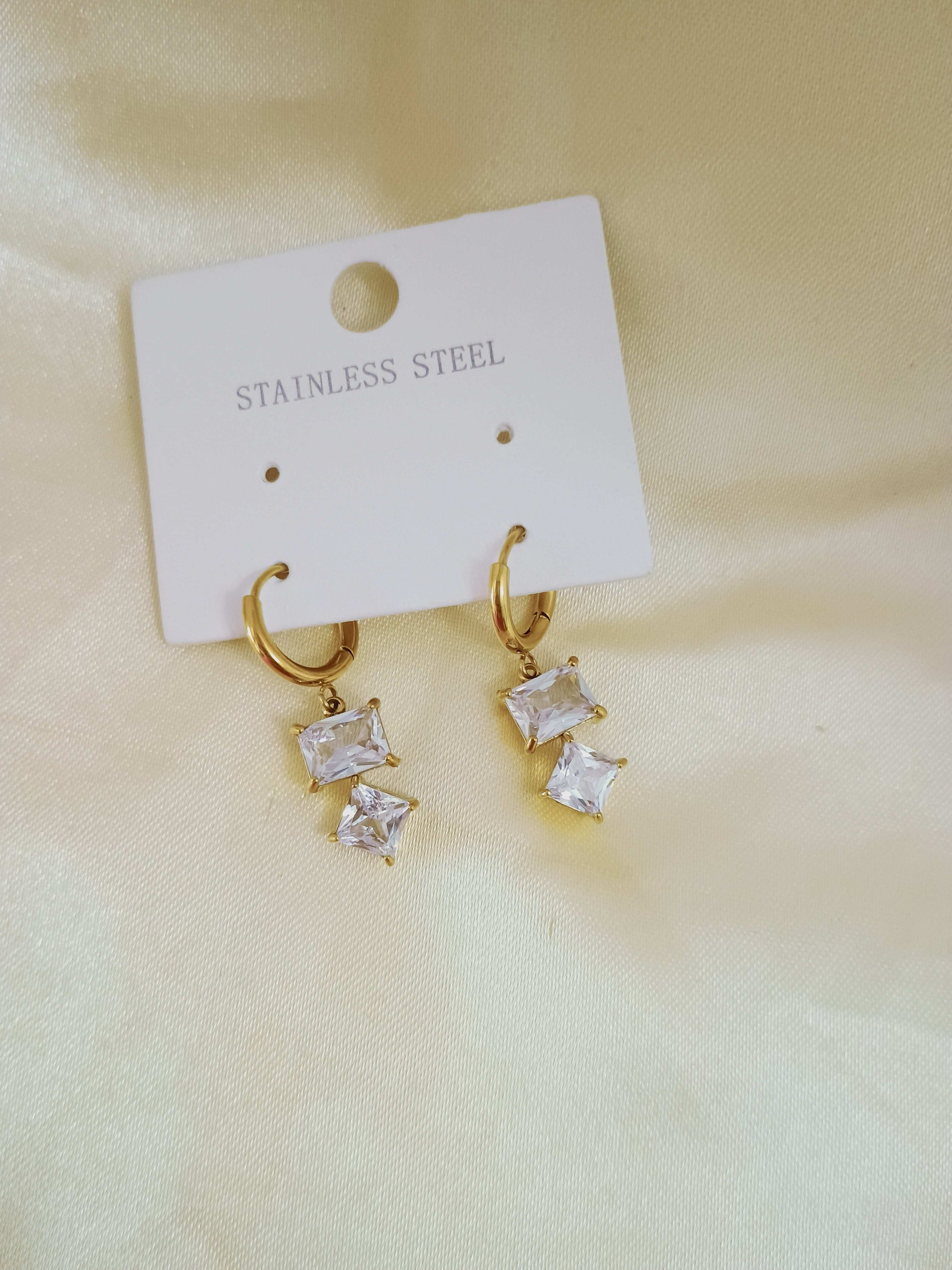 Anti tarnish Diamond Crystal Earrings Zig Zag - Urban Era Jewel