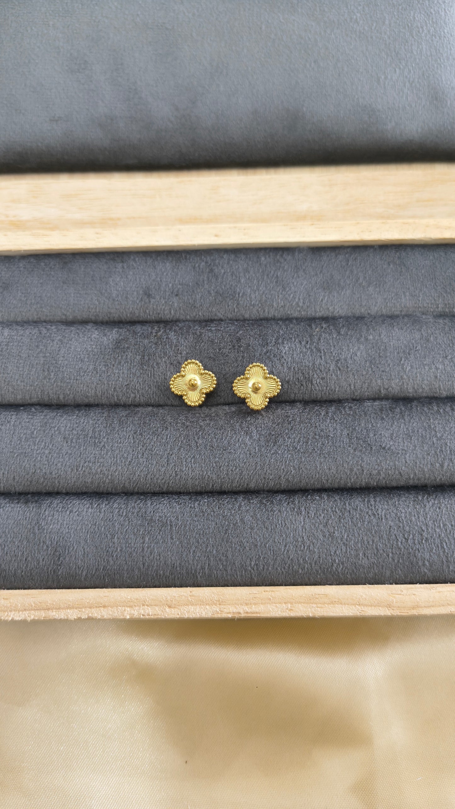 Anti Tarnish Golden Clover Stud Earrings 18K Gold Plated