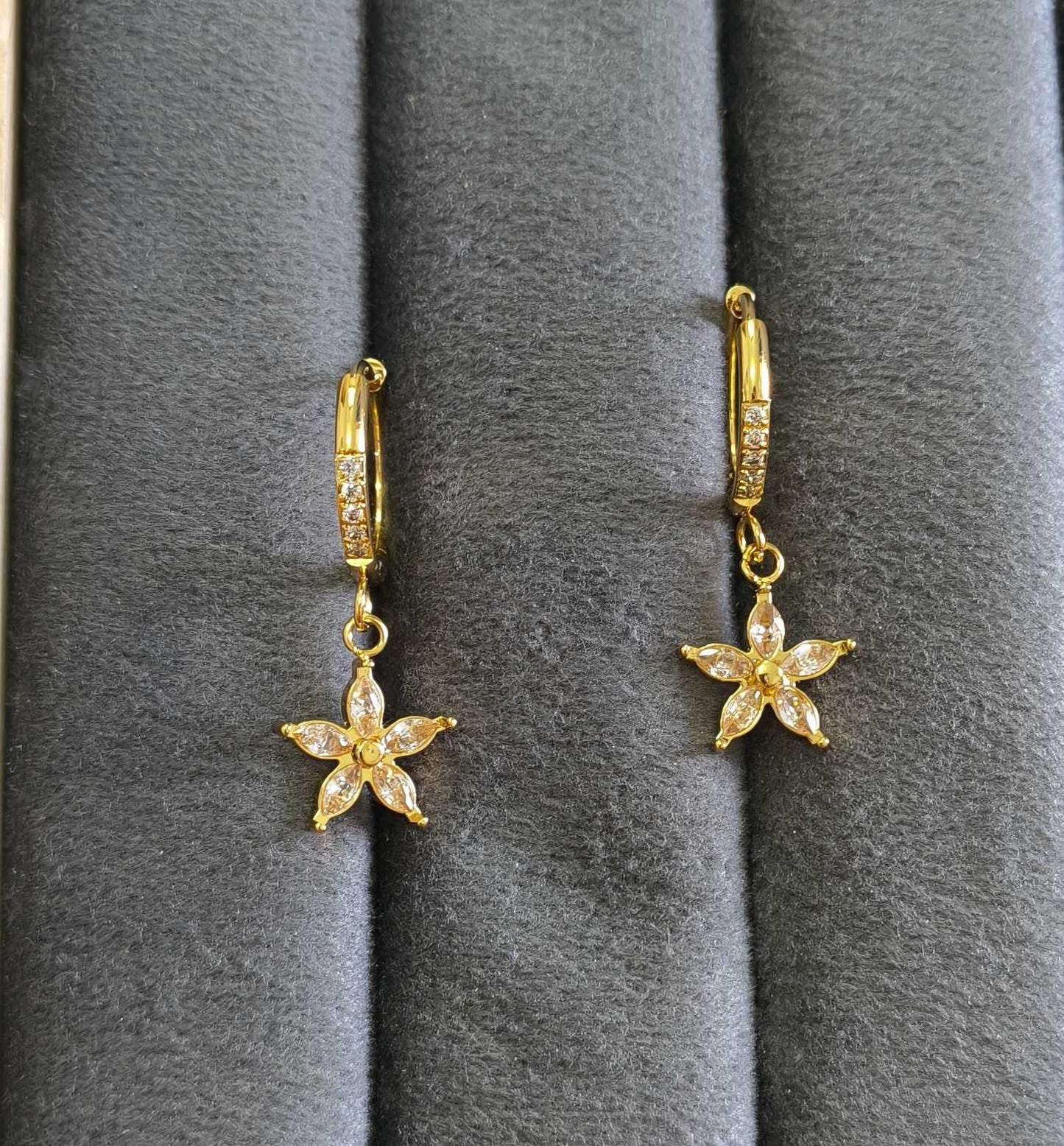 Anti Tarnish Earrings Drop Floral Dangler 18K Gold Plated