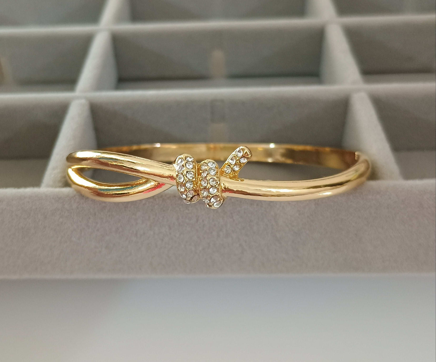 Knot Style Bracelet Bangle 18K Gold Plated