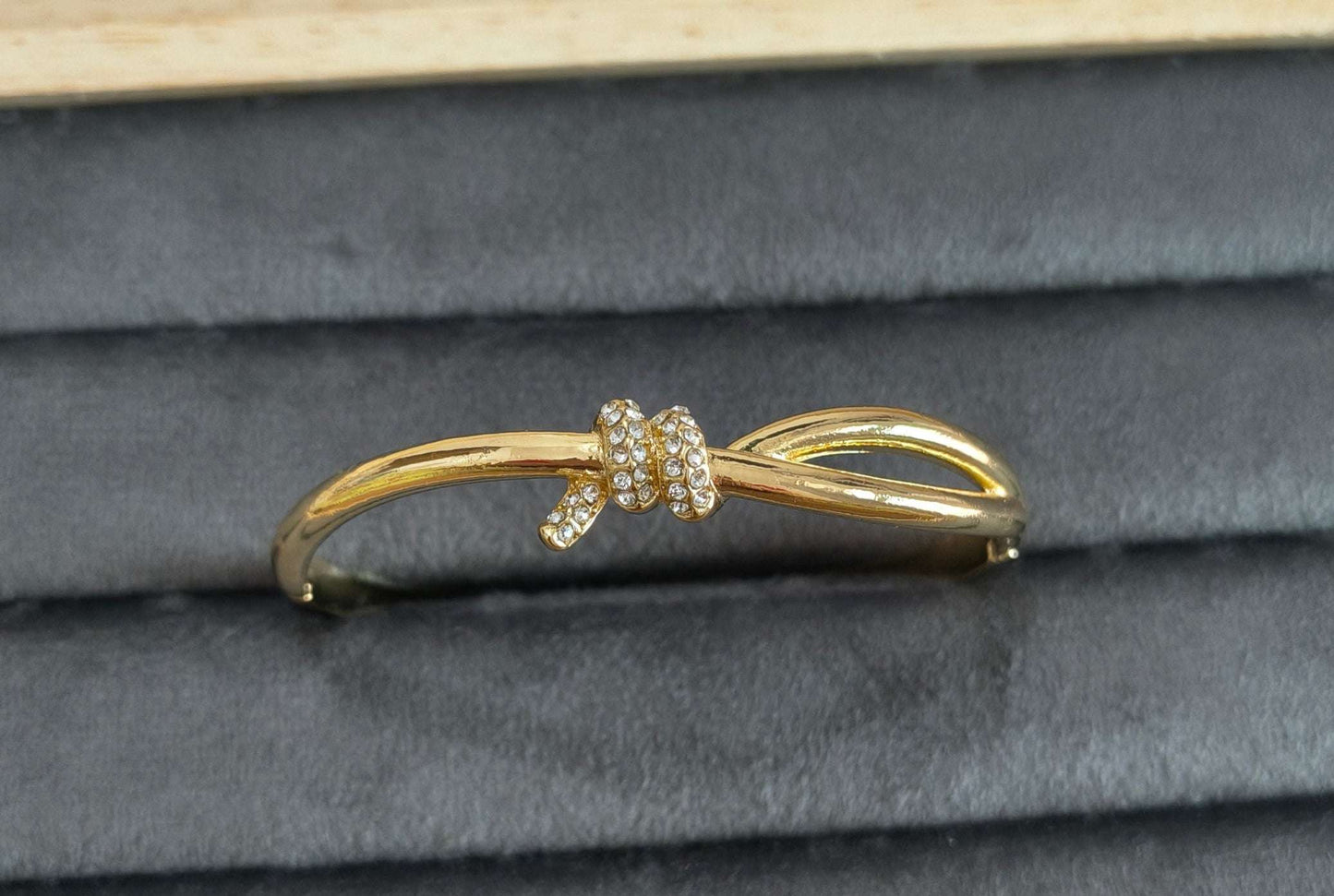 Knot Style Bracelet Bangle 18K Gold Plated
