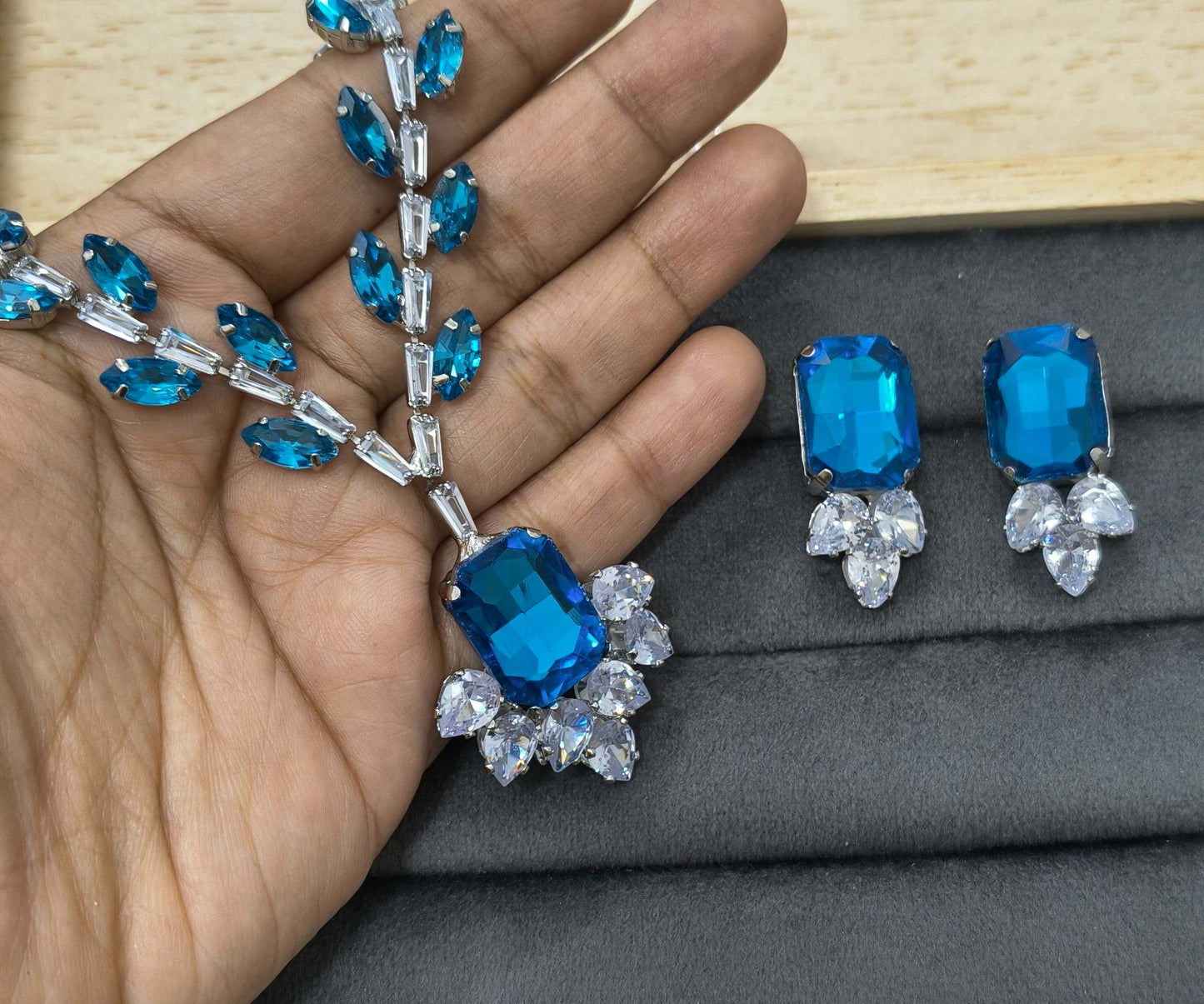 Luxury Blue Glass Stone Necklace Rhodium Plated