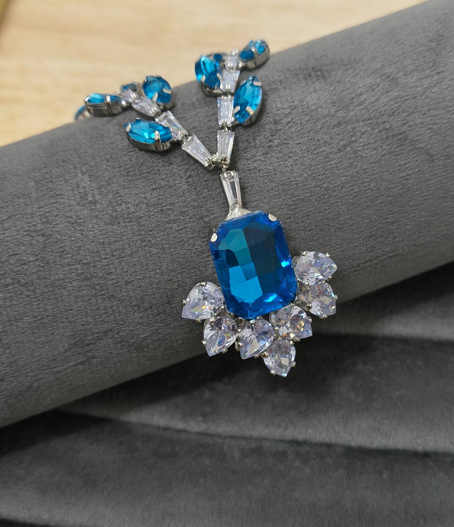 Luxury Blue Glass Stone Necklace Rhodium Plated