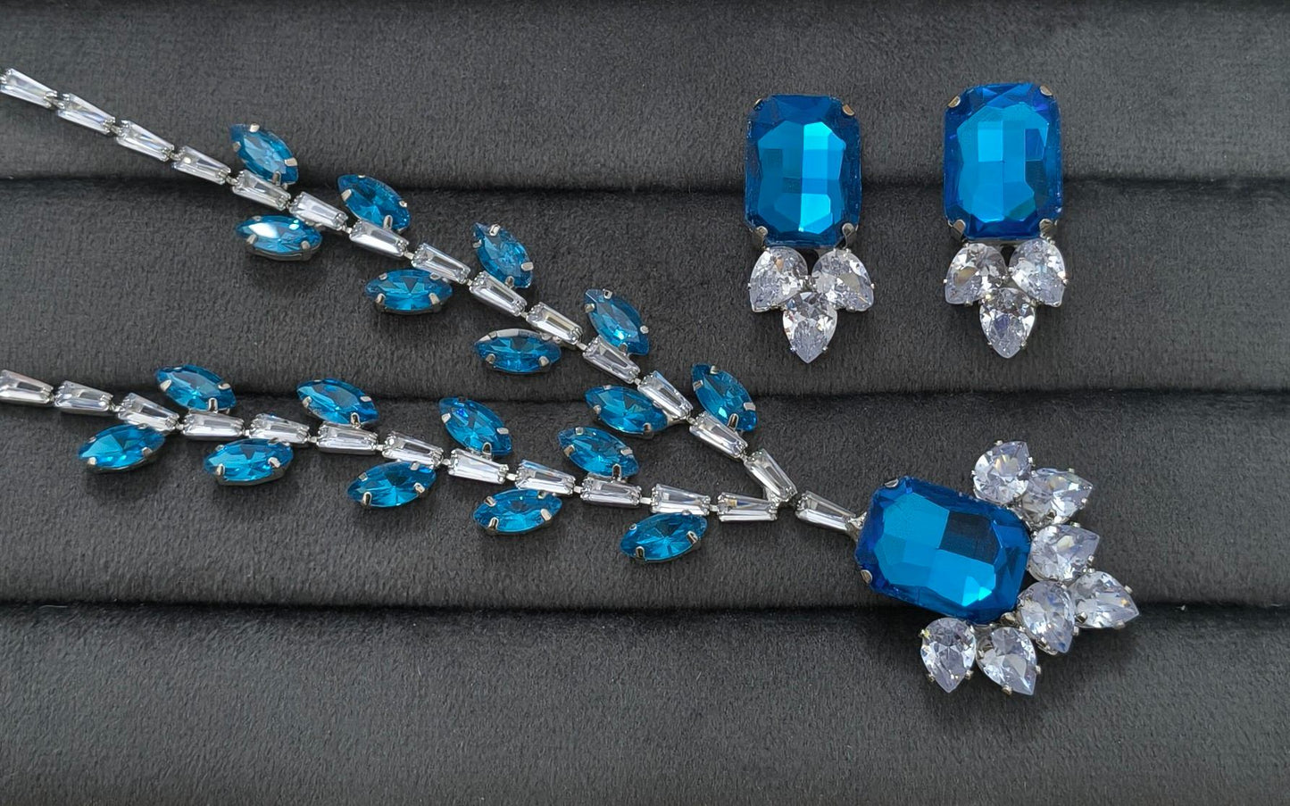 Luxury Blue Glass Stone Necklace Rhodium Plated