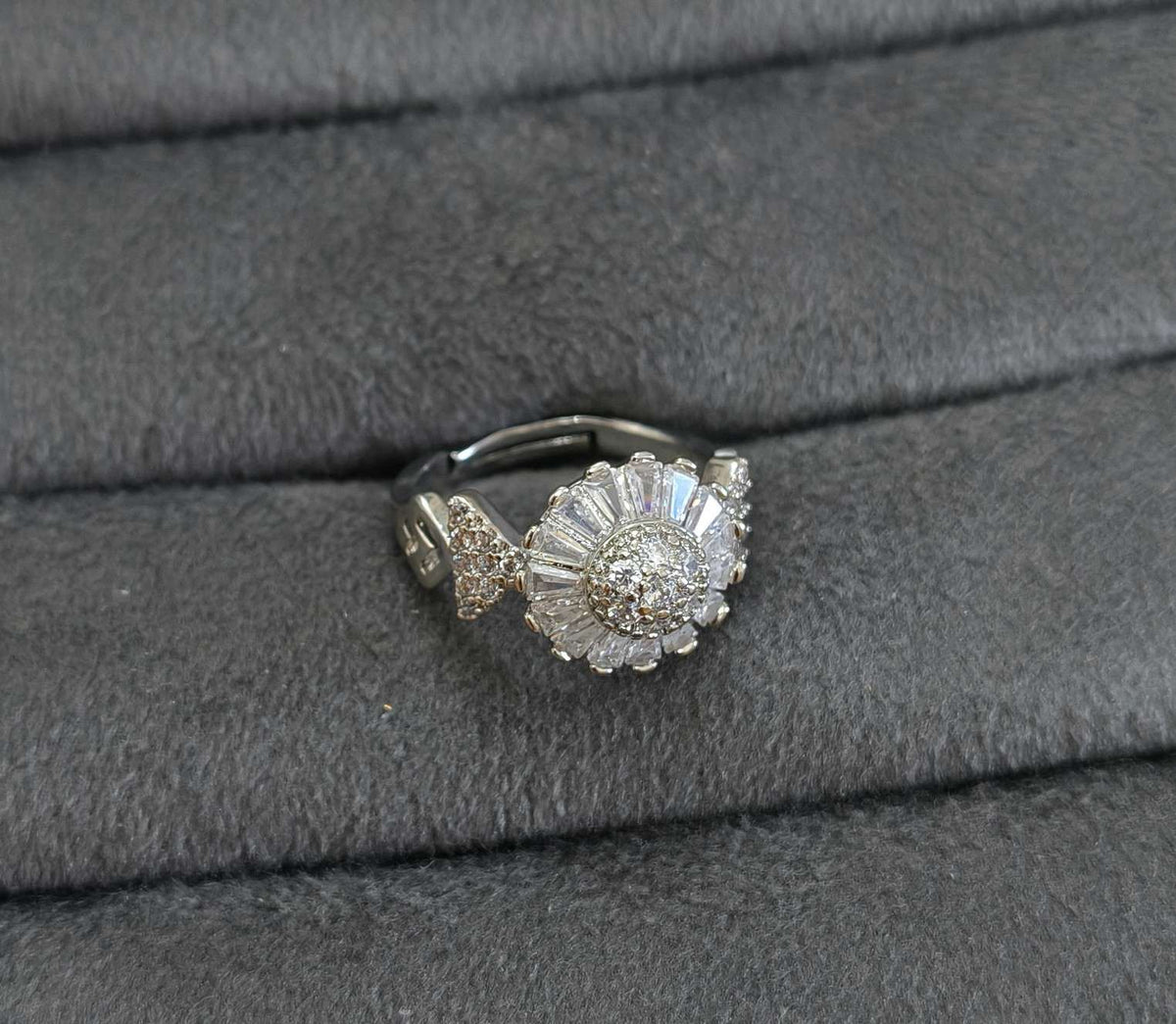 Premium Quality Silver Engagement Proposal Ring