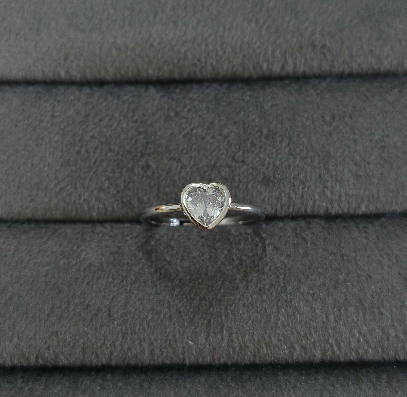 Premium Quality Sparkling Heart Stone Ring Silver Plated