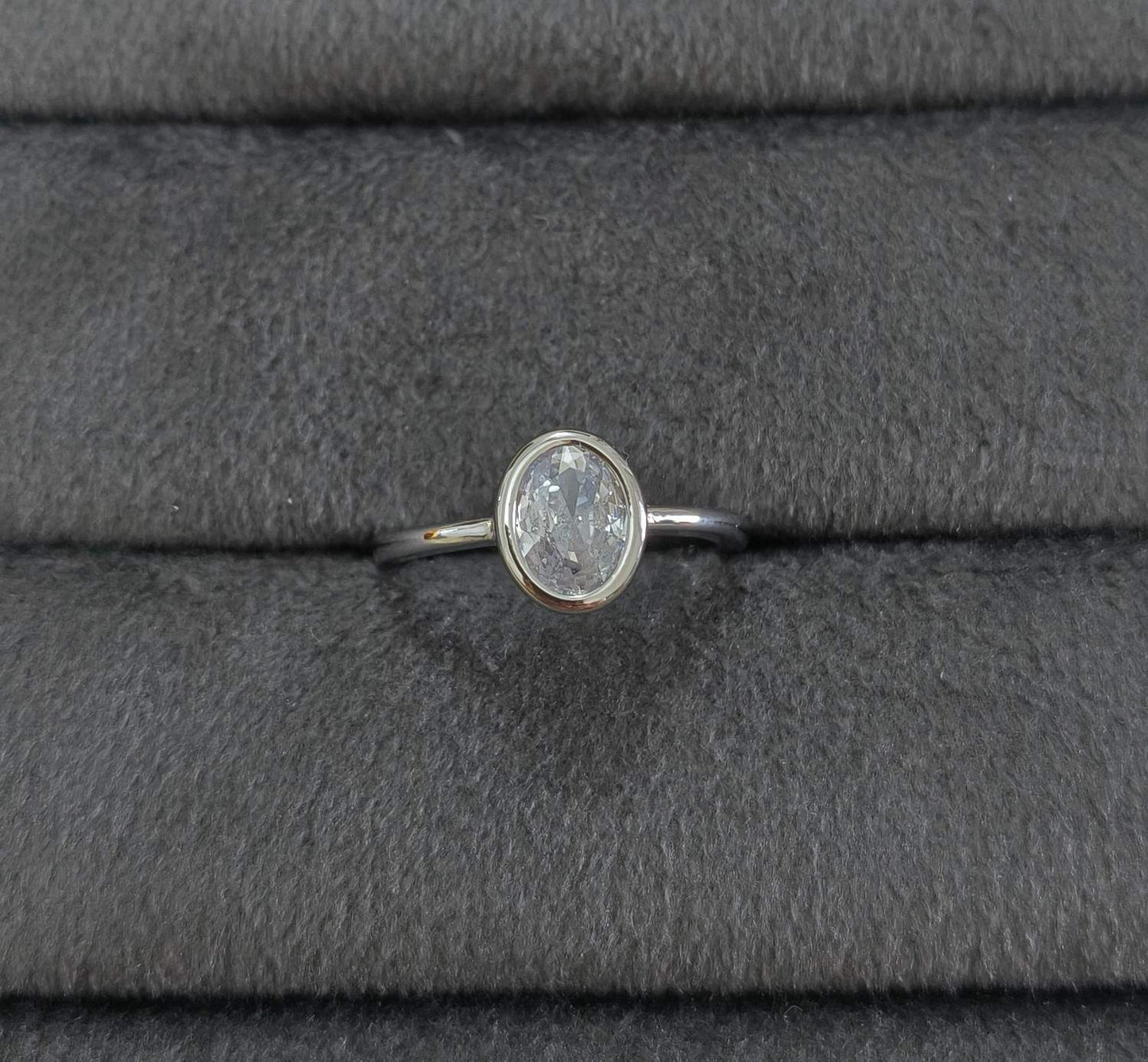 Premium Quality Sparkling Oval Stone Ring Silver Plated