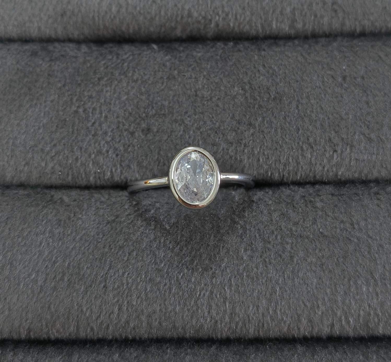Premium Quality Sparkling Oval Stone Ring Silver Plated