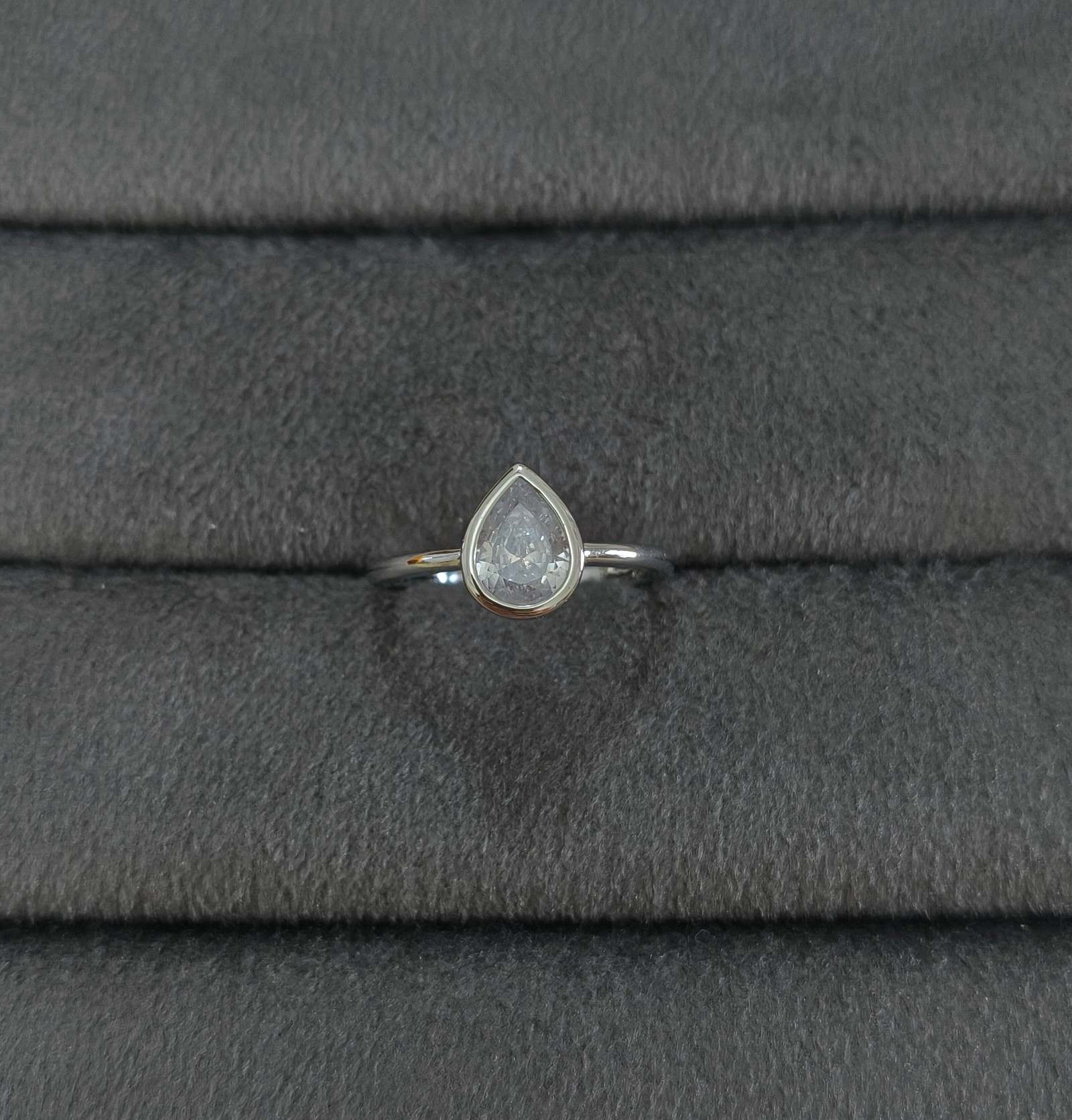 Premium Quality Sparkling Pear Cut Stone Ring Silver Plated