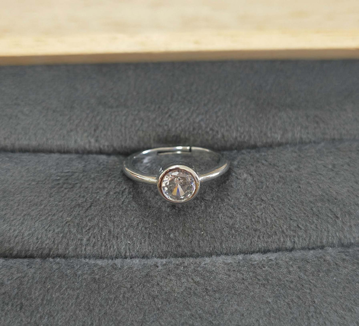 Premium Quality Sparkling Round Stone Ring Silver Plated