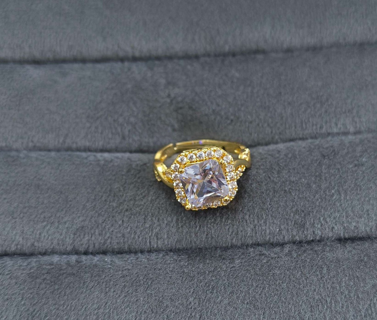 Quartz Flower Stone Studded Adjustable 18K Gold Plated Ring