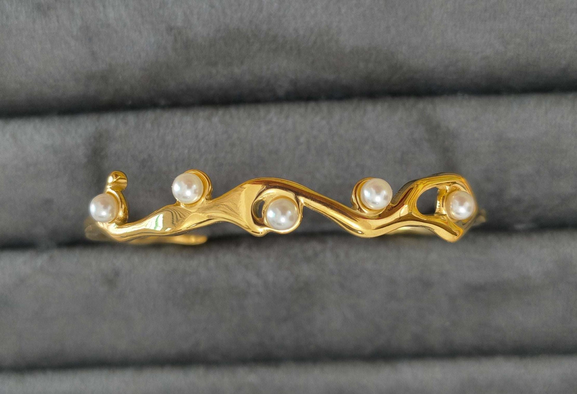 Shiny Pearl Studded Bracelet Bangle 18K Gold Plated
