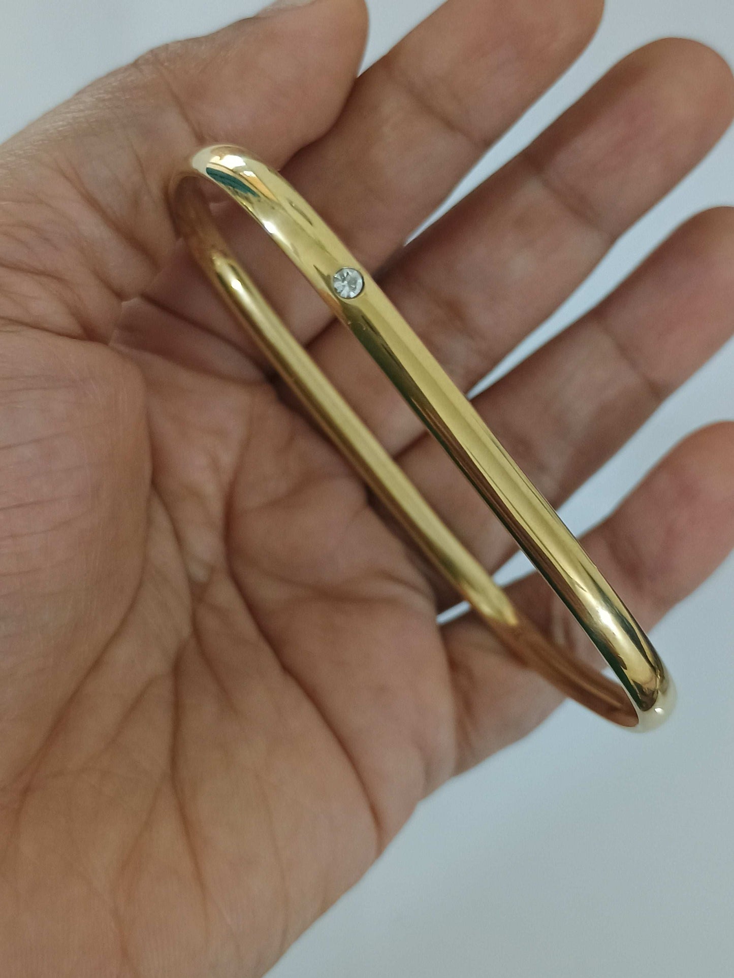 Single Stone Studded Closed Bangle 18K Gold Plated