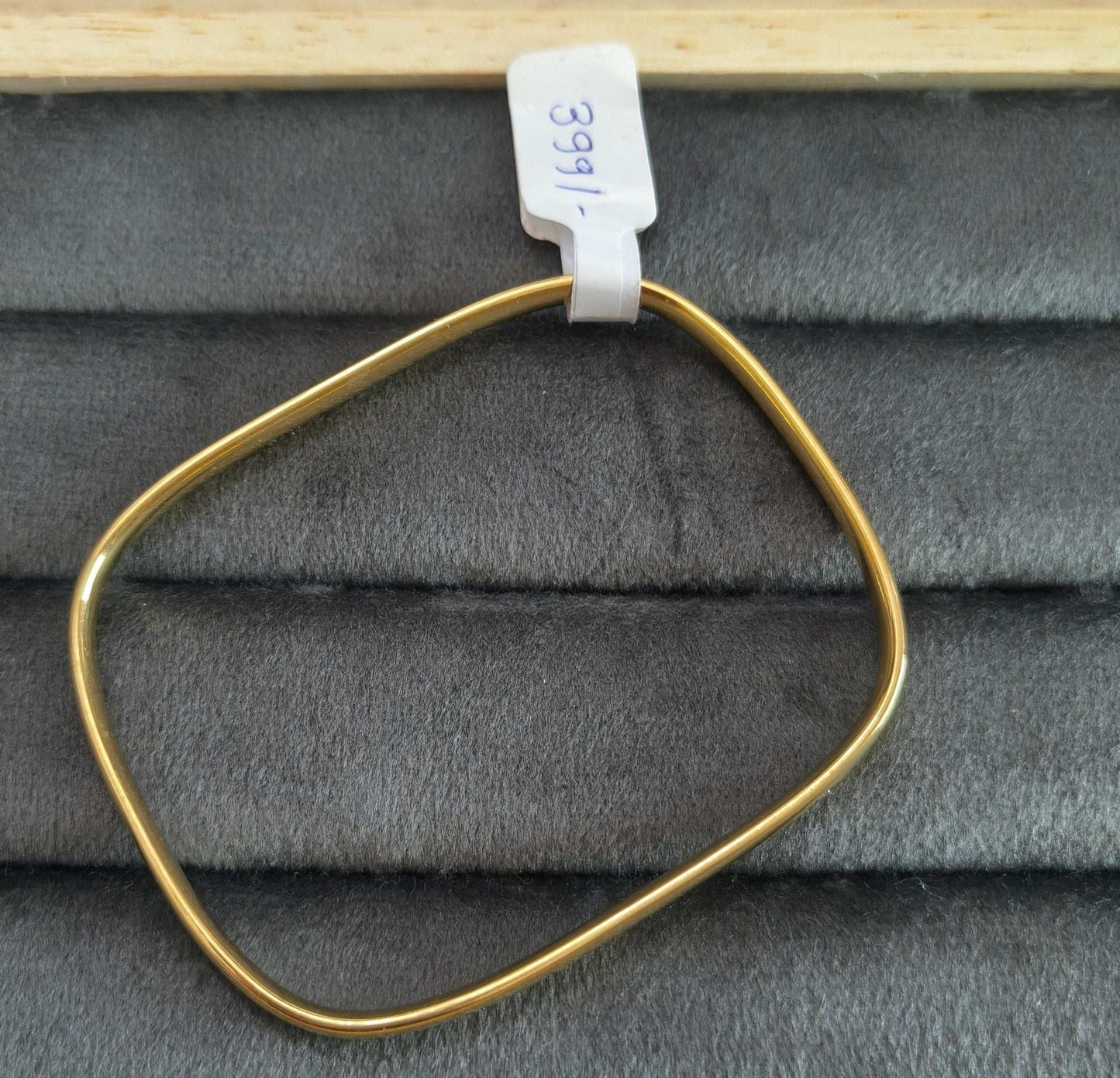 Single Stone Studded Closed Bangle 18K Gold Plated