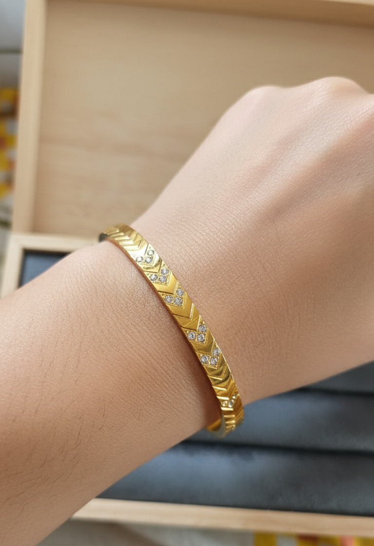 Sparkling Zircon Bangle Bracelet 18K Gold Plated