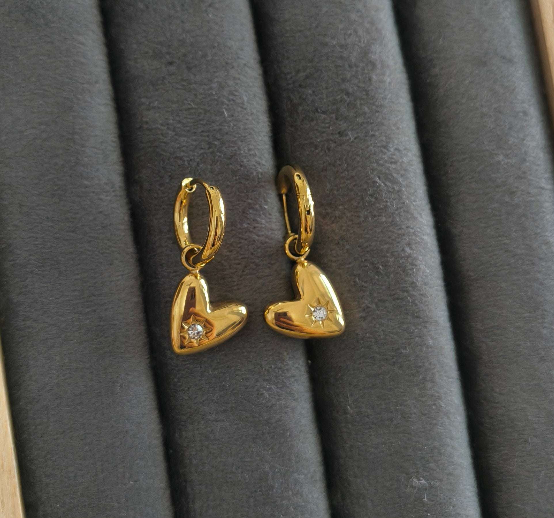 Stylish Heart Dangler Earrings 18K Gold Plated