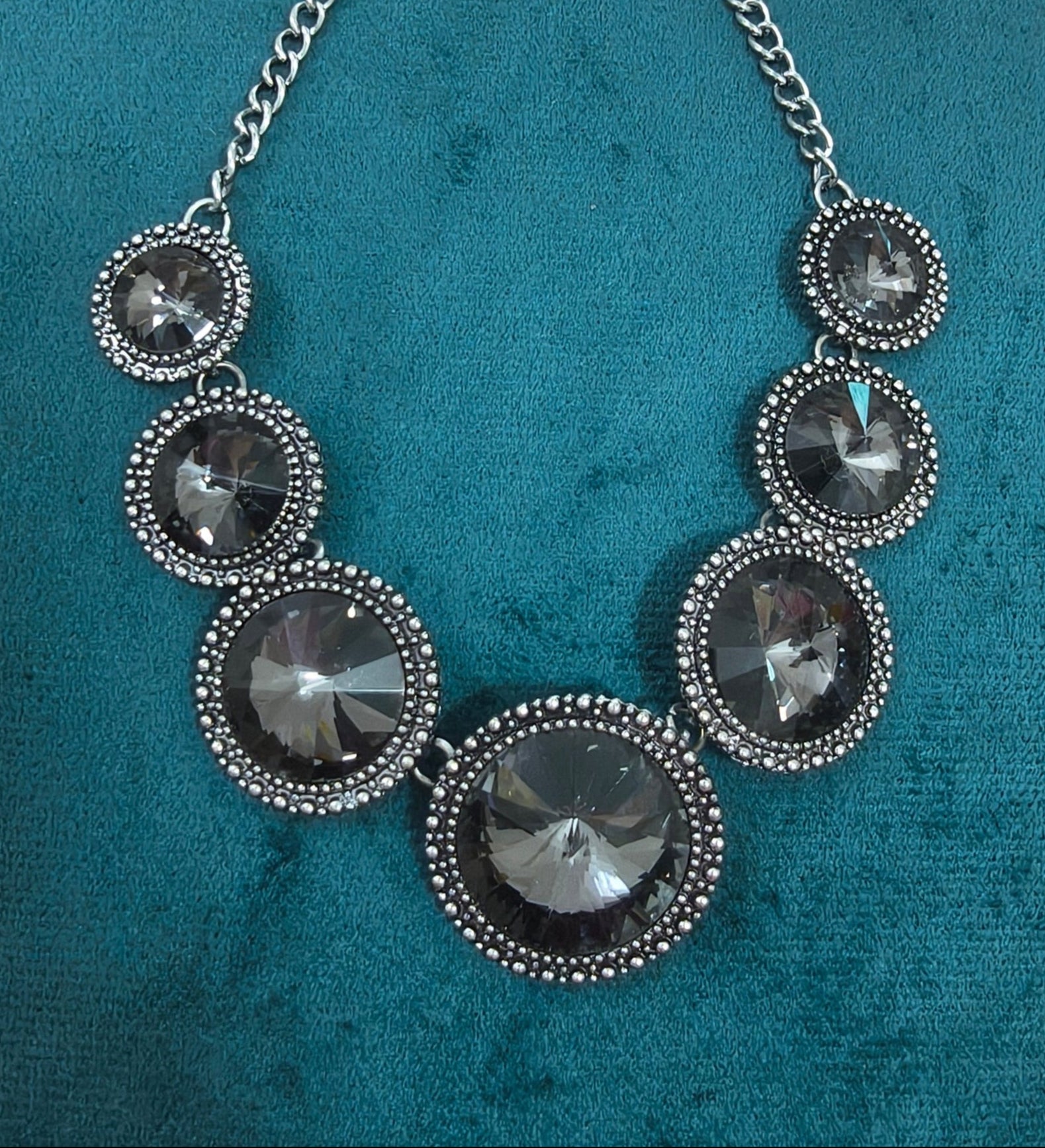 Western Style Glass Stone Silver Toned Boho Necklace