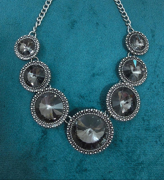 Western Style Glass Stone Silver Toned Boho Necklace