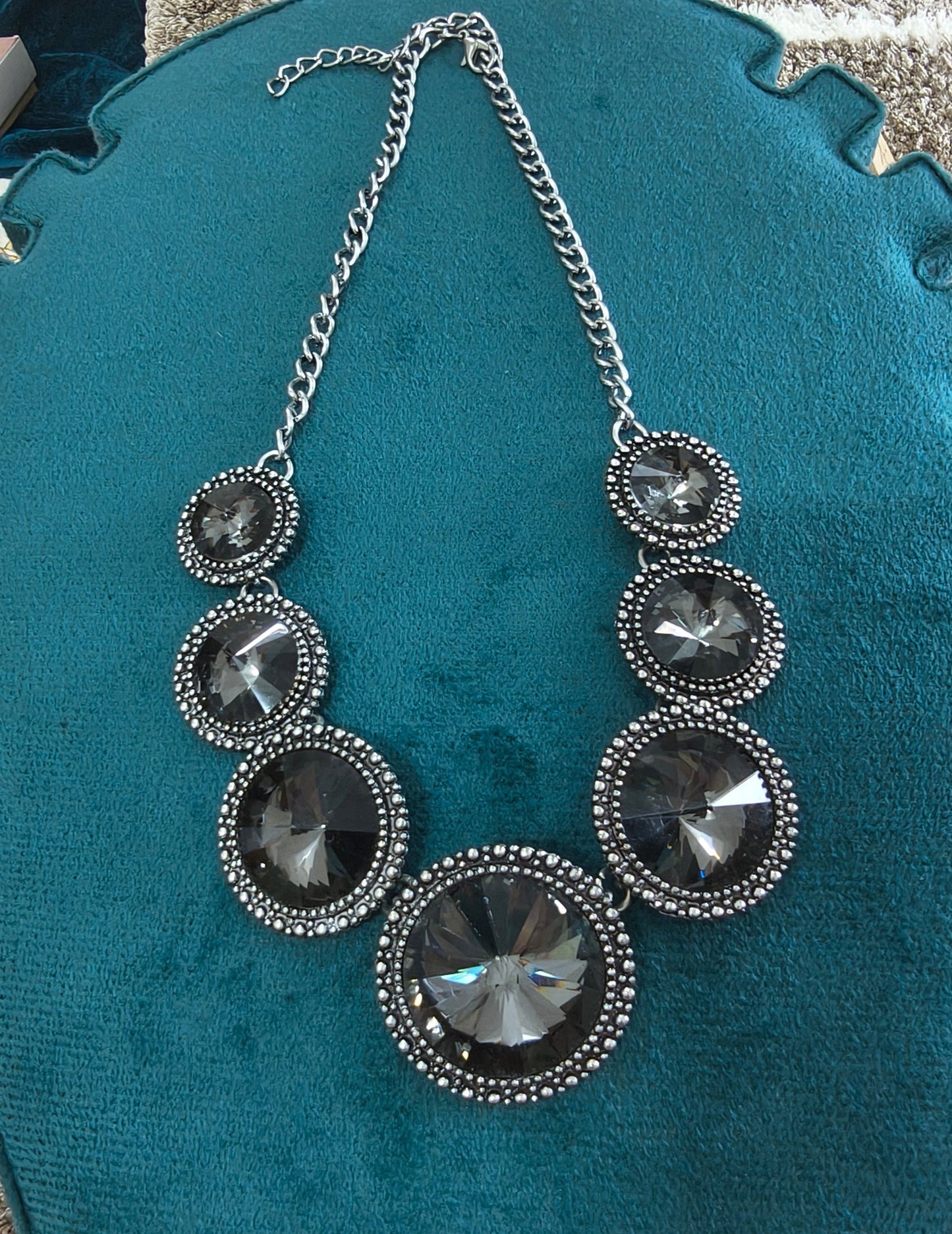Western Style Glass Stone Silver Toned Boho Necklace